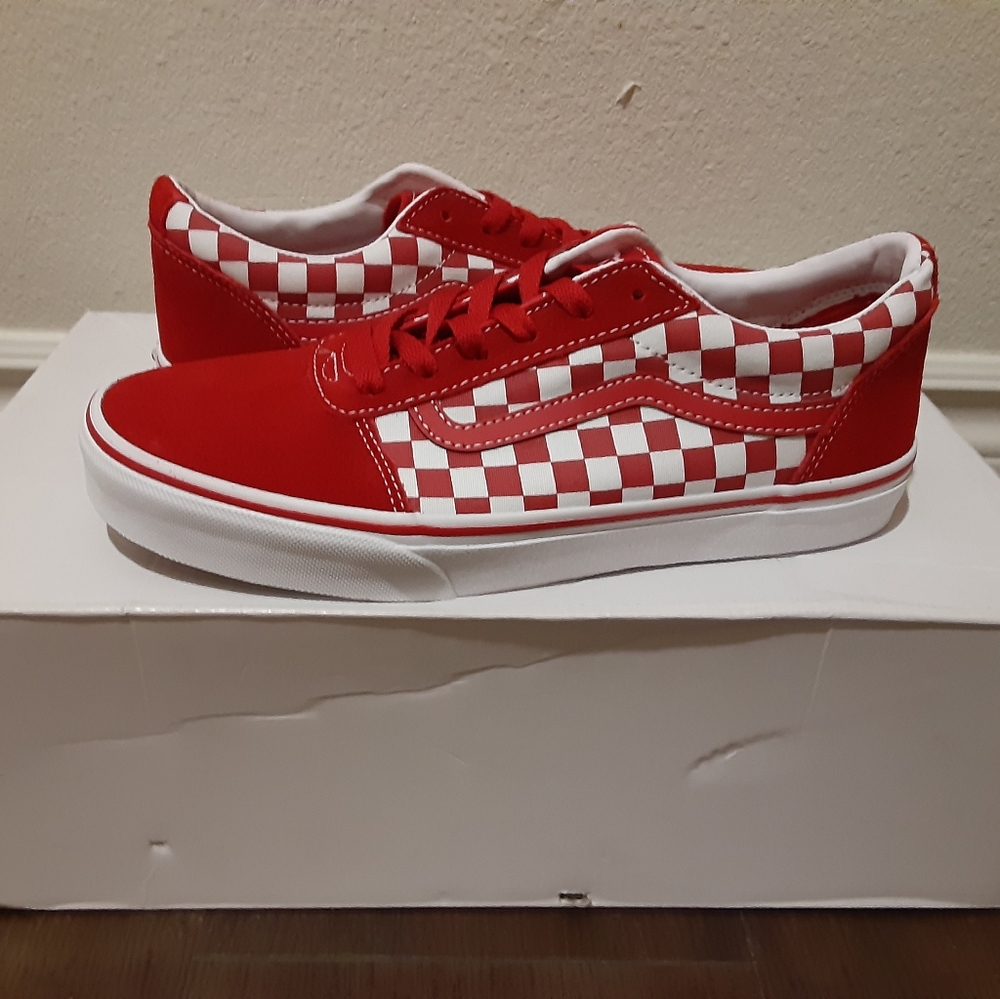Vans - Picture 1 of 4